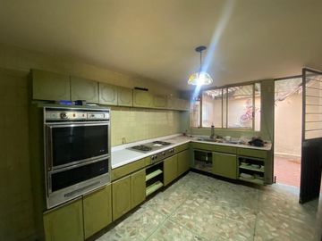 Casa para remodelar en Venta Paseos de Churubusco, Iztapalapa, CDMX.