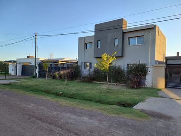 Moderna propiedad Barrio Funes City