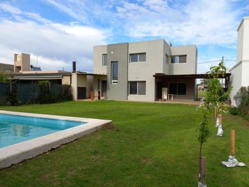 Moderna propiedad Barrio Funes City