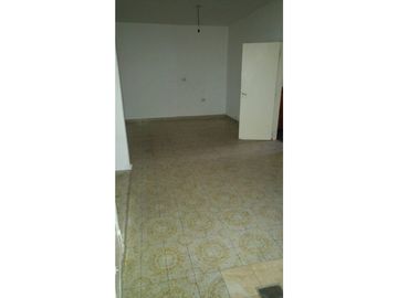 Mitre 4287. Casa 2 dormitorios s/patio c/Garage. ALQUILADA