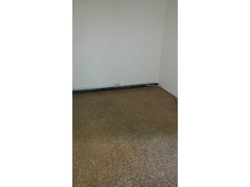 Mitre 4287. Casa 2 dormitorios s/patio c/Garage. ALQUILADA