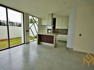 CASA EN VENTA PUNTO SUR ESTE NUEVA