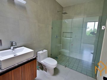 CASA EN VENTA PUNTO SUR ESTE NUEVA