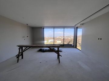 Hermosa y Moderna Residencia en Rancho San Juan