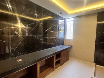 Hermosa y Moderna Residencia en Rancho San Juan