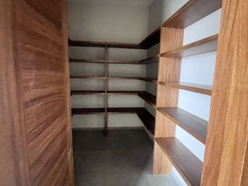 Hermosa y Moderna Residencia en Rancho San Juan