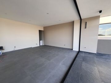 Hermosa y Moderna Residencia en Rancho San Juan