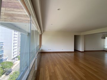 Bello Dpto 4 Dormitorios, Frente a parque Dammert