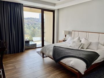 Casa Amueblada en Renta con Vista al Campo de Golf. Bosque Real