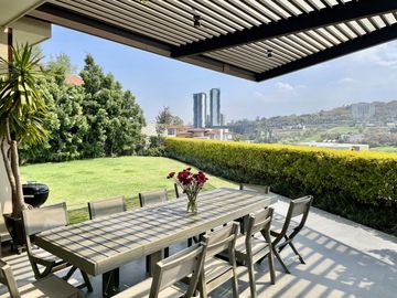 Casa Amueblada en Renta con Vista al Campo de Golf. Bosque Real