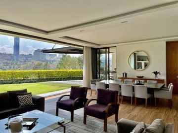 Casa Amueblada en Renta con Vista al Campo de Golf. Bosque Real