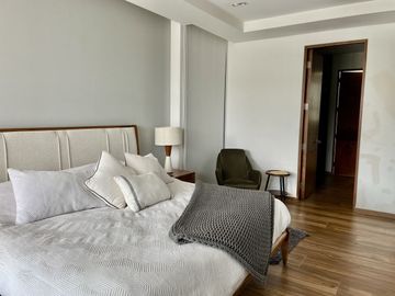 Casa Amueblada en Renta con Vista al Campo de Golf. Bosque Real