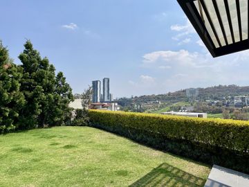 Casa Amueblada en Renta con Vista al Campo de Golf. Bosque Real