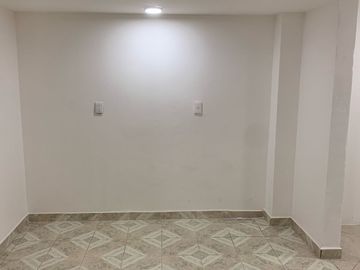 Excelente casa recién remodelada, Solo recursos propios, no créditos