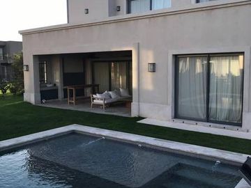 Espectacular casa en venta con muebles en Ayres Plaza - Mallmann Propiedades
