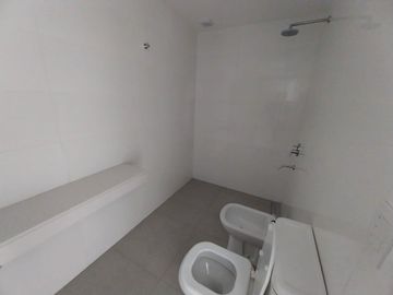 Departamento 2 amb con cochera fija cubierta
