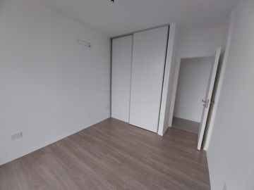 Departamento 2 amb con cochera fija cubierta