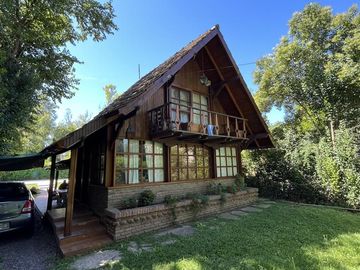 Casa en Venta dentro del Barrio Cerrado Altos del Barranco.