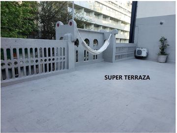 Venta SUPER terraza Edificio Historico 3er piso escalera  -PH en Palermo Chico estilo Paris