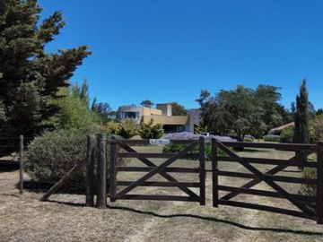 Casa en venta - 6 Dormitorios 6 Baños - 23.900Mts2 - Mar del Plata