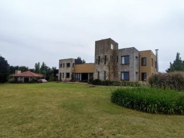 Casa en venta - 6 Dormitorios 6 Baños - 23.900Mts2 - Mar del Plata