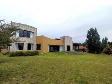 Casa en venta - 6 Dormitorios 6 Baños - 23.900Mts2 - Mar del Plata