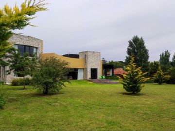 Casa en venta - 6 Dormitorios 6 Baños - 23.900Mts2 - Mar del Plata