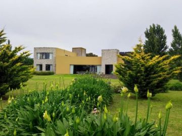 Casa en venta - 6 Dormitorios 6 Baños - 23.900Mts2 - Mar del Plata