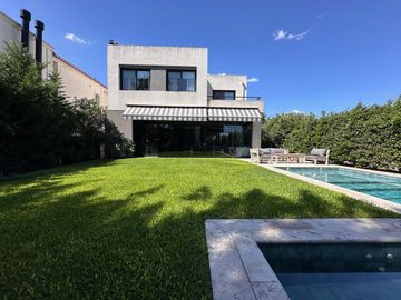 Casa en Brisas de Adrogué