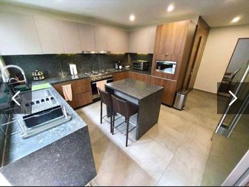 CASA EN VENTA EN LOMAS HIPODROMO