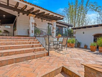 Casa Amueblada con Casitas Independientes – Para Vivir y Generar Ingresos