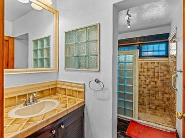 Casa Amueblada con Casitas Independientes – Para Vivir y Generar Ingresos