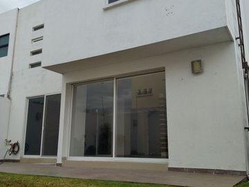 HERMOSA RESIDENCIA EN VENTA - RESIDENCIAL 