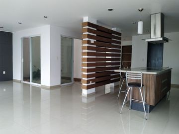 HERMOSA RESIDENCIA EN VENTA - RESIDENCIAL 