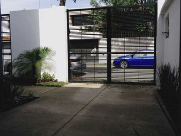 VENTA DE CASA EN FRACC. BELLAVISTA SATÉLITE, TLALNEPANTLA (NO NEGOCIABLE)