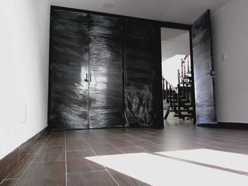 VENTA DE CASA EN FRACC. BELLAVISTA SATÉLITE, TLALNEPANTLA (NO NEGOCIABLE)