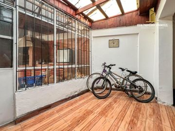 Viña Del Mar Vende Casa 4D 1B 2E Alto Agua Santa