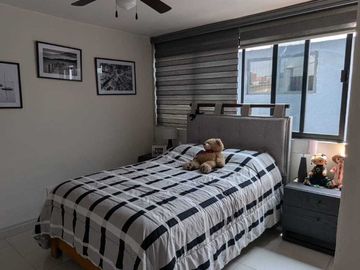 MODERNA CASA EN GUSTAVO BAZ