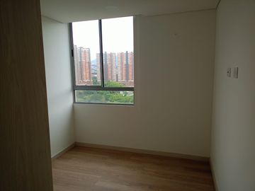 Estrene Este Hermoso Apartamento En Unidad Completa Super Ubicacion