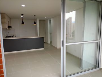 Estrene Este Hermoso Apartamento En Unidad Completa Super Ubicacion