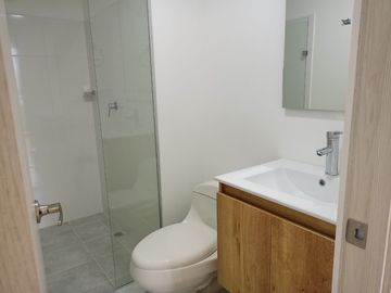 Estrene Este Hermoso Apartamento En Unidad Completa Super Ubicacion