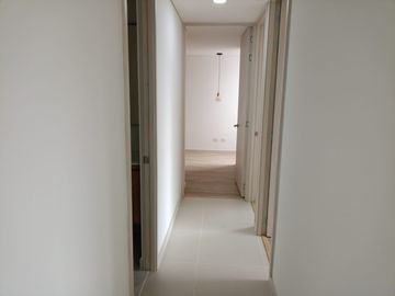 Estrene Este Hermoso Apartamento En Unidad Completa Super Ubicacion