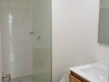 Estrene Este Hermoso Apartamento En Unidad Completa Super Ubicacion