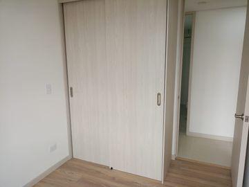 Estrene Este Hermoso Apartamento En Unidad Completa Super Ubicacion