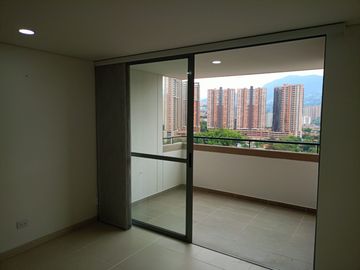 Estrene Este Hermoso Apartamento En Unidad Completa Super Ubicacion