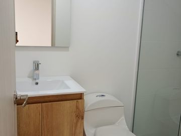 Estrene Este Hermoso Apartamento En Unidad Completa Super Ubicacion