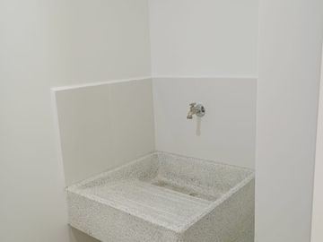 Estrene Este Hermoso Apartamento En Unidad Completa Super Ubicacion