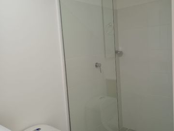 Estrene Este Hermoso Apartamento En Unidad Completa Super Ubicacion
