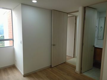 Estrene Este Hermoso Apartamento En Unidad Completa Super Ubicacion