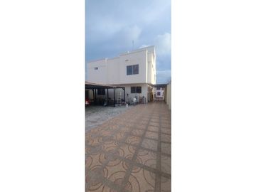 En venta hermosa casa en urbanización privada Manta Beach